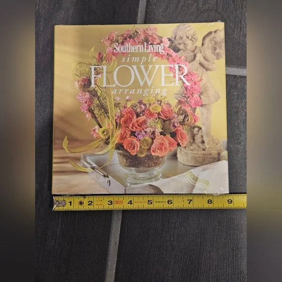 NWOT Southern Living Simple Flower Arranging Book & Italian Decorative Pillow - Picture 2 of 11